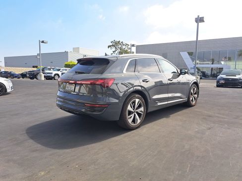 Certified 2024 Audi Q8 e-tron Premium image 3