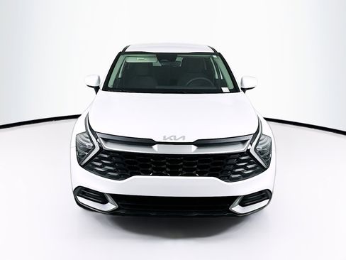 Used 2025 Kia Sportage LX image 2