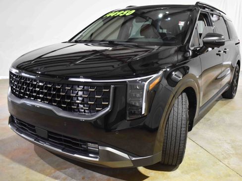 Used 2025 Kia Carnival SX Prestige image 5