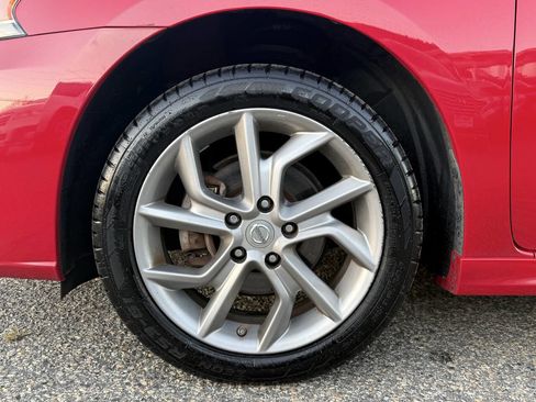 Used 2015 Nissan Sentra SR image 34