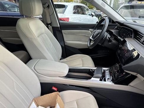 Certified 2024 Audi Q8 e-tron Premium Plus w/ Premium Plus Package image 28