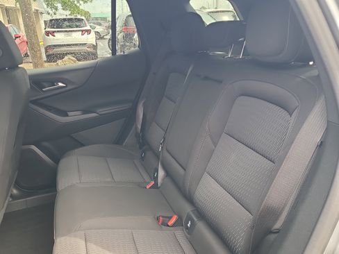 Used 2025 Chevrolet Equinox LT FWD image 13