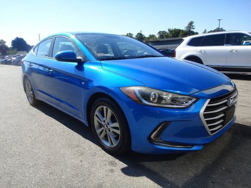 Used 2017 Hyundai Elantra Value Edition FWD image 3