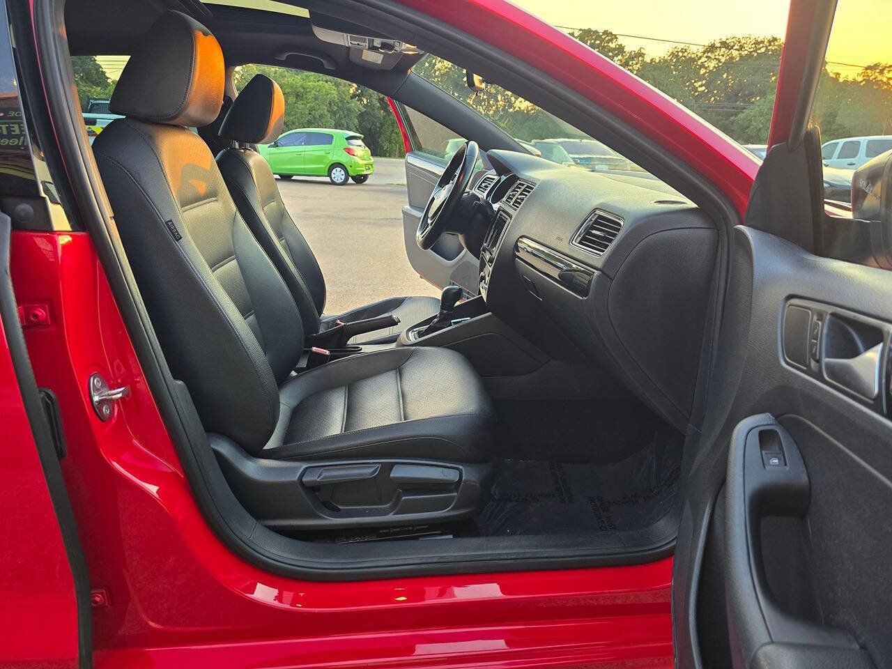 Used 2018 Volkswagen Jetta Sport FWD image 17