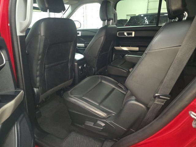Used 2023 Ford Explorer XLT w/ Equipment Group 202A AWD/4WD image 16