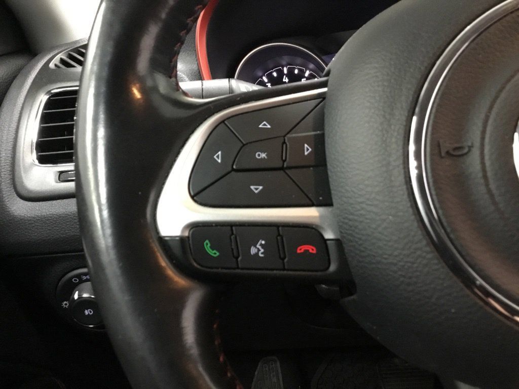 Used 2020 Jeep Compass Trailhawk w/ Leather Interior Group AWD/4WD image 39