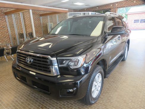Used 2019 Toyota Sequoia SR5 image 81