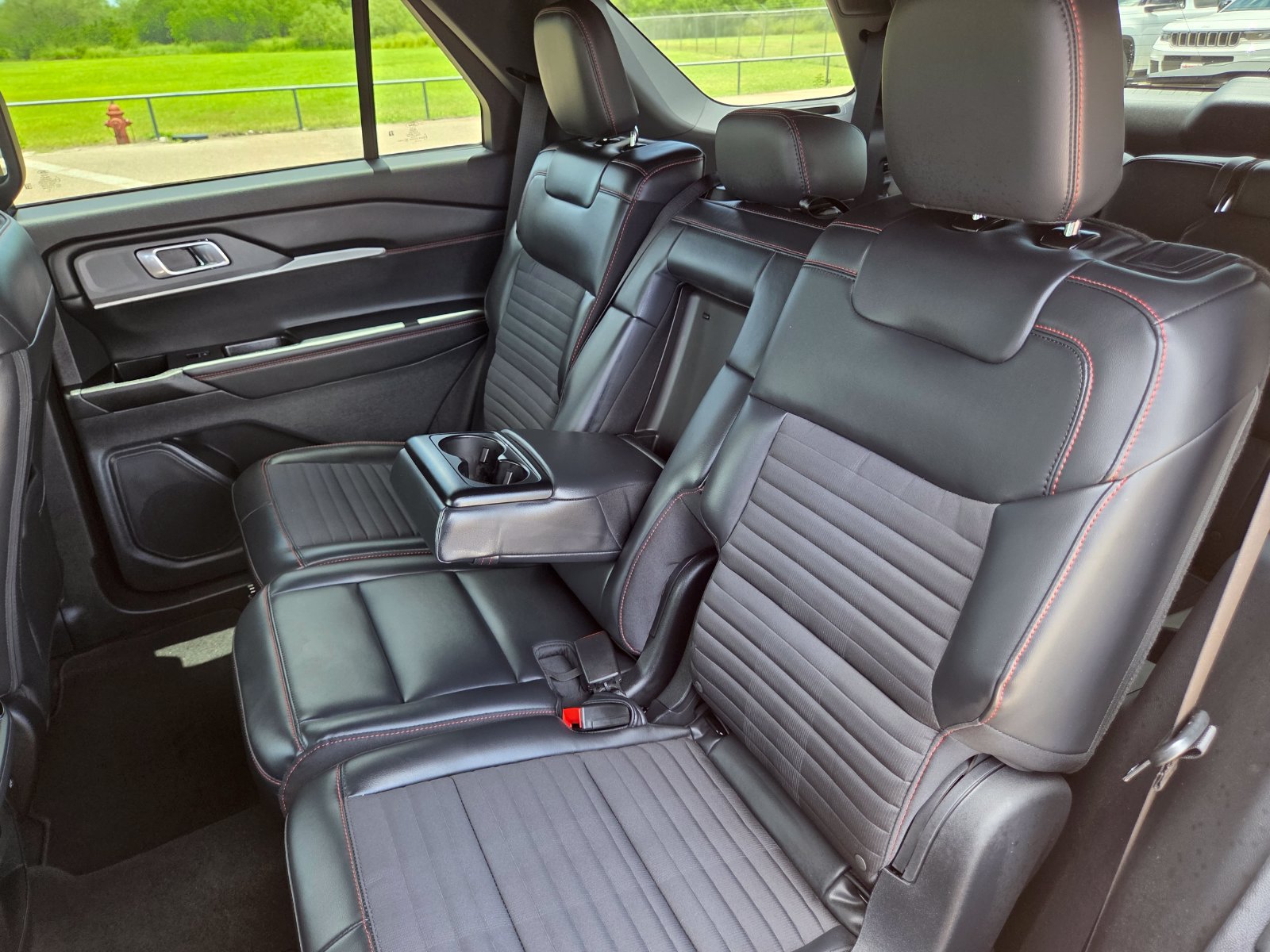 Used 2025 Ford Explorer ST-Line RWD image 22