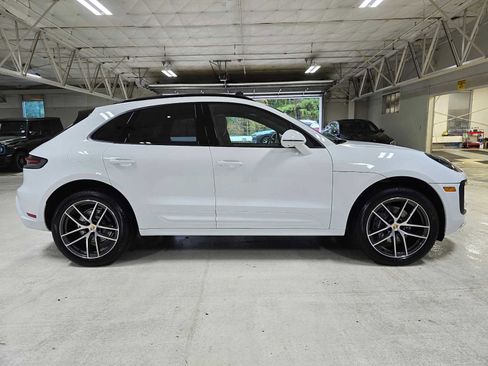 Used 2024 Porsche Macan image 2
