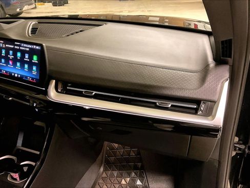 Certified 2025 BMW X2 xDrive28i w/ Technology Package image 18