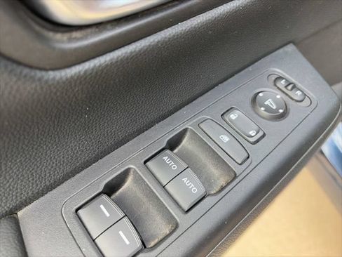 Used 2025 Honda CR-V EX image 11