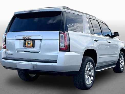 Used 2019 GMC Yukon SLT image 2