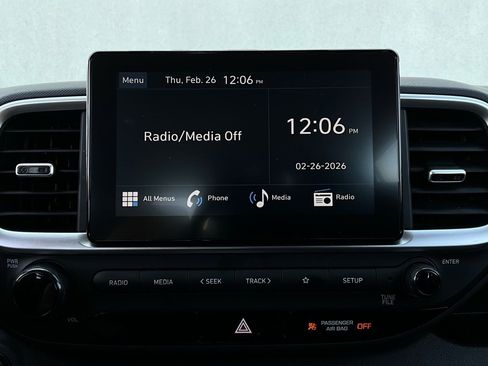 Used 2025 Hyundai Venue SEL image 29