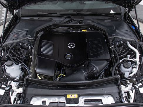 Used 2025 Mercedes-Benz C 300 4MATIC Sedan image 9