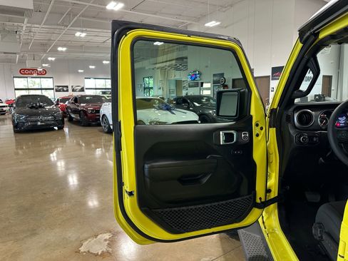 Used 2023 Jeep Wrangler Unlimited Sport image 11