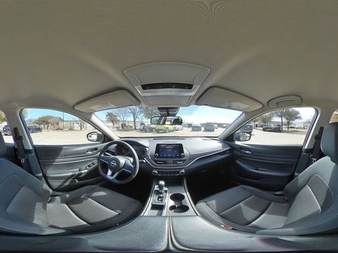 Used 2025 Nissan Altima 2.5 SV image 42