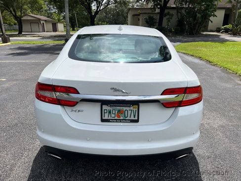 Used 2013 Jaguar XF image 14