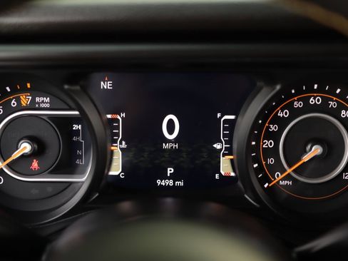Used 2024 Jeep Gladiator Sport AWD/4WD image 11