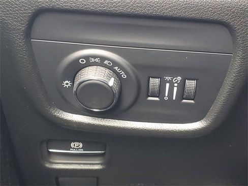 New 2025 Jeep Grand Cherokee L Altitude image 21