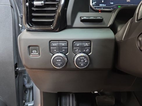 Used 2024 GMC Sierra 1500 AT4X image 27