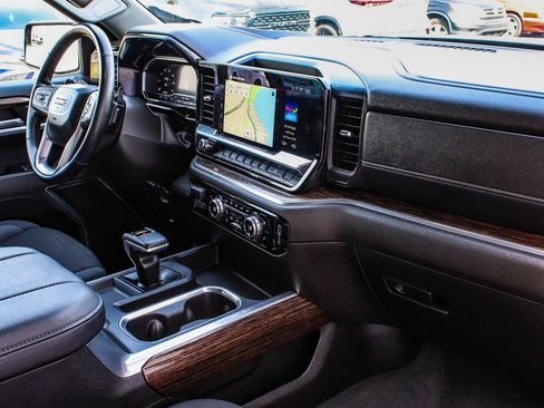 Used 2025 GMC Sierra 1500 Elevation AWD/4WD image 40