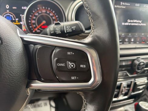 Used 2020 Jeep Wrangler Unlimited Sahara AWD/4WD image 30