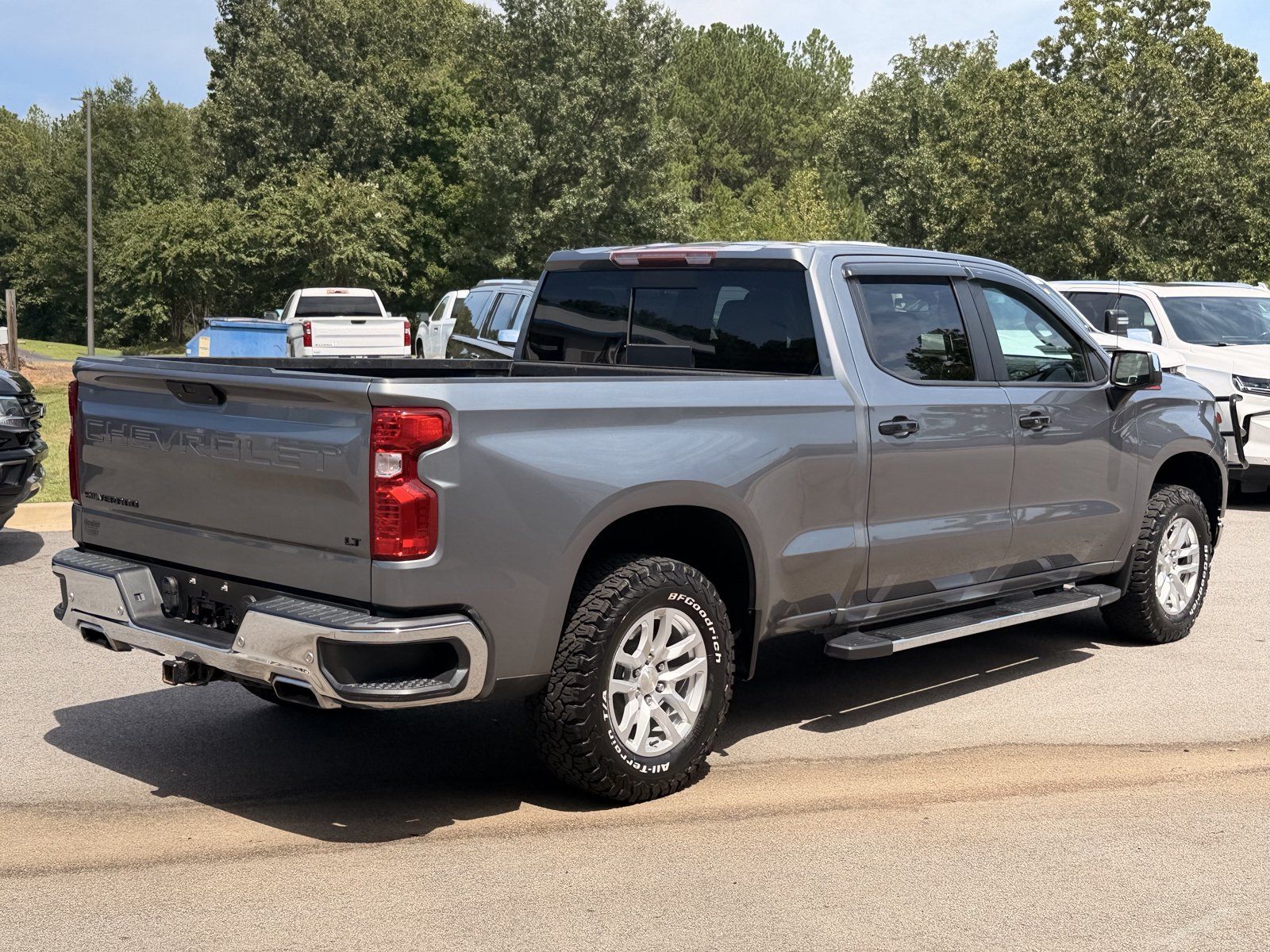 Used 2022 Chevrolet Silverado 1500 LT AWD/4WD image 12