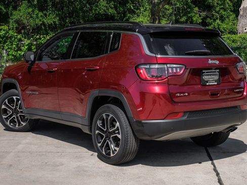 Used 2022 Jeep Compass Limited image 19