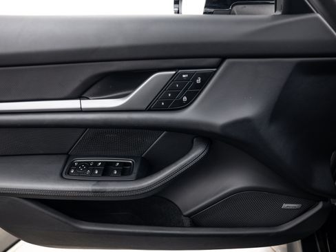 Certified 2025 Porsche Taycan 4S AWD/4WD image 17