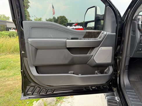 Used 2026 Ford F250 Lariat w/ Chrome Package AWD/4WD image 9