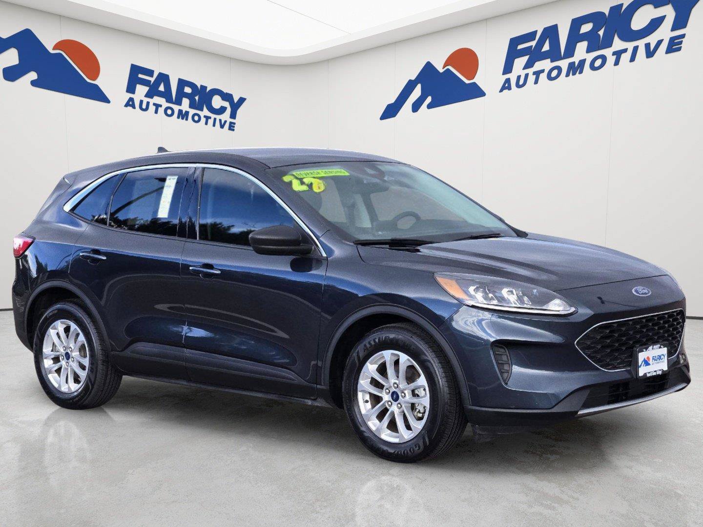 Used 2022 Ford Escape SE w/ Convenience Package FWD image 3