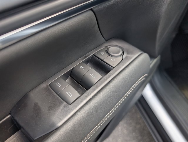 New 2027 GMC Terrain Elevation w/ Elevation Premium Package AWD/4WD image 15