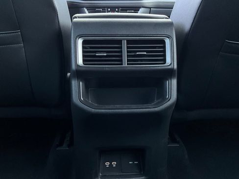 Used 2025 Volkswagen Atlas Cross Sport SE image 13