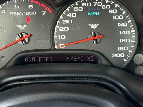 Used 2004 Chevrolet Corvette Coupe w/ Preferred Equipment Group RWD image 30