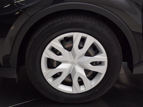 Used 2021 Toyota C-HR LE image 11