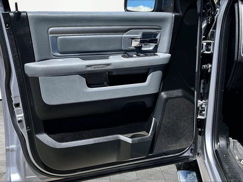 Used 2020 RAM 1500 Classic SLT w/ Luxury Group RWD image 24