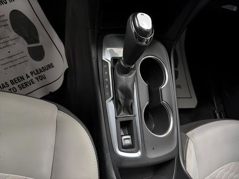 Used 2020 Chevrolet Equinox LS image 16