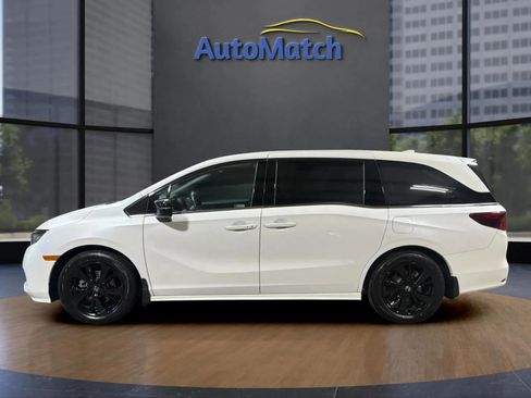 Used 2024 Honda Odyssey Sport image 6
