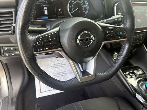 Used 2021 Nissan Leaf SV w/ SV Technology Package image 16