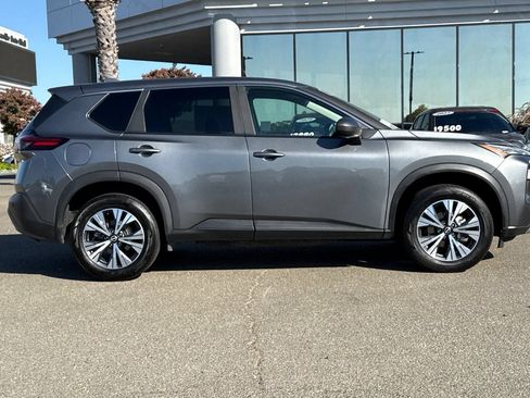 Used 2023 Nissan Rogue SV AWD/4WD image 3
