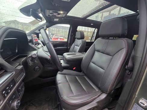 Used 2023 Chevrolet Suburban RST w/ Luxury Package image 11