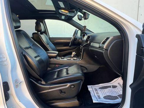 Used 2019 Jeep Grand Cherokee Limited image 32