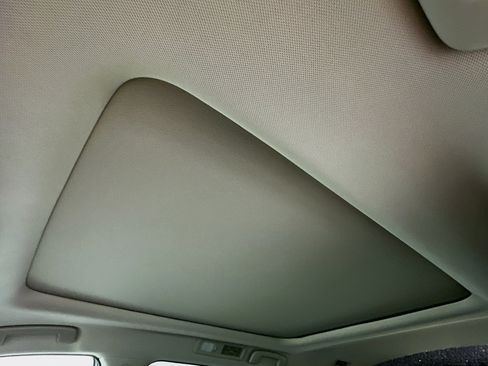 Used 2023 Nissan Pathfinder SV w/ SV Premium Package AWD/4WD image 25