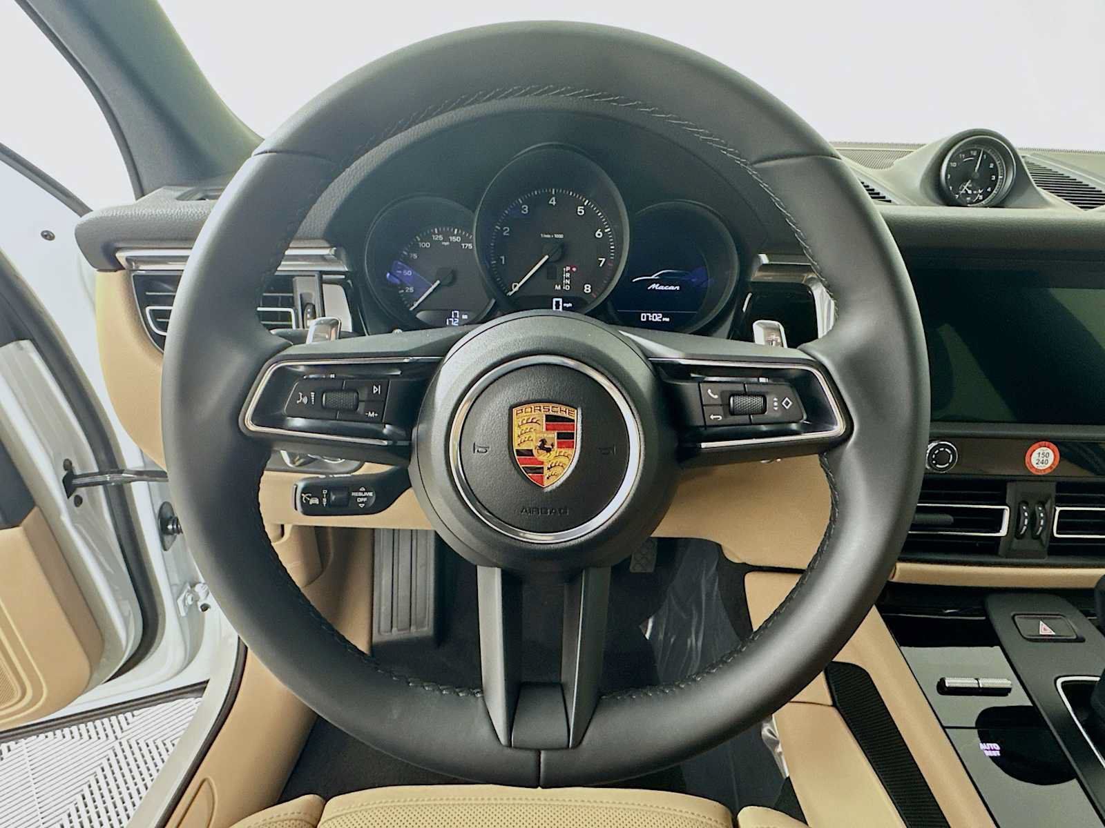 Used 2026 Porsche Macan AWD/4WD image 14