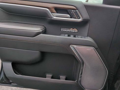 Used 2023 Chevrolet Silverado 1500 High Country w/ High Country Premium Package AWD/4WD image 31