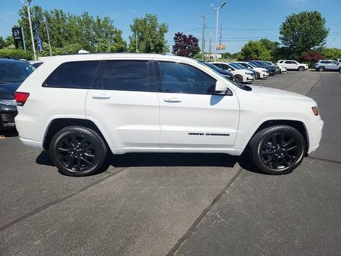 Used 2019 Jeep Grand Cherokee Altitude AWD/4WD image 7