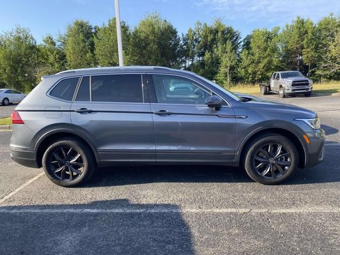 Used 2024 Volkswagen Tiguan SE AWD/4WD image 8
