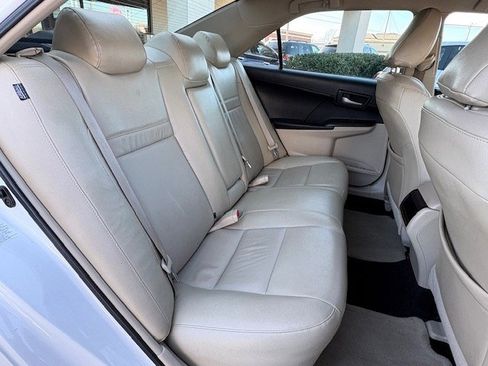 Used 2012 Toyota Camry L image 15