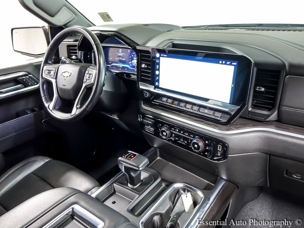 Used 2022 Chevrolet Silverado 1500 LTZ w/ Technology Package AWD/4WD image 24
