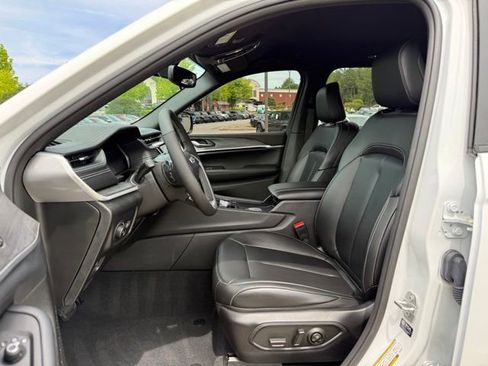 Used 2024 Jeep Grand Cherokee Limited RWD image 11